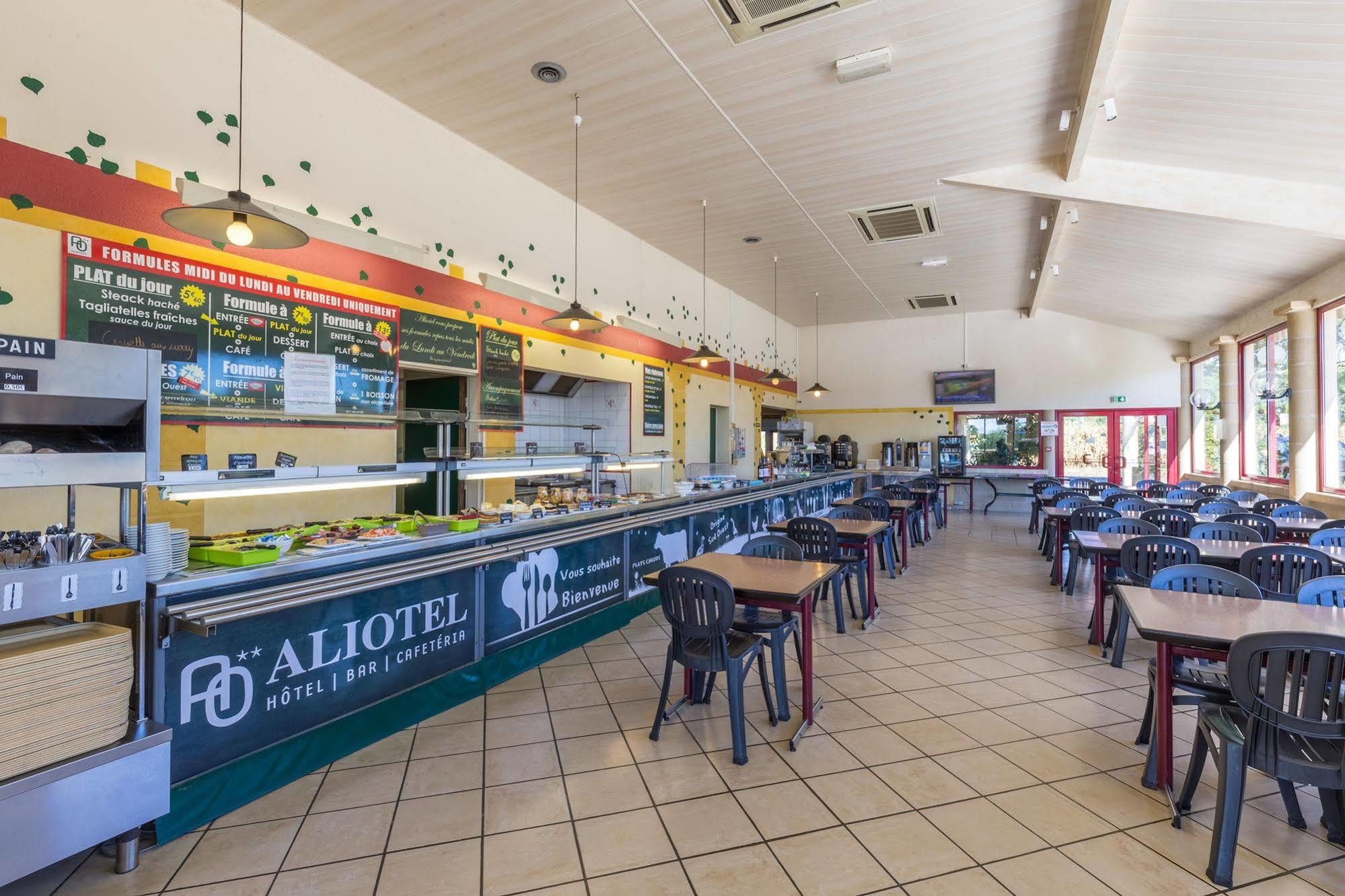 Hotel Aireco à Cazères-sur-lʼAdour Extérieur photo
